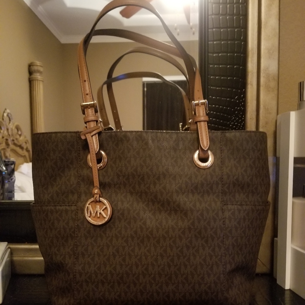 Michael kors authentic handbag